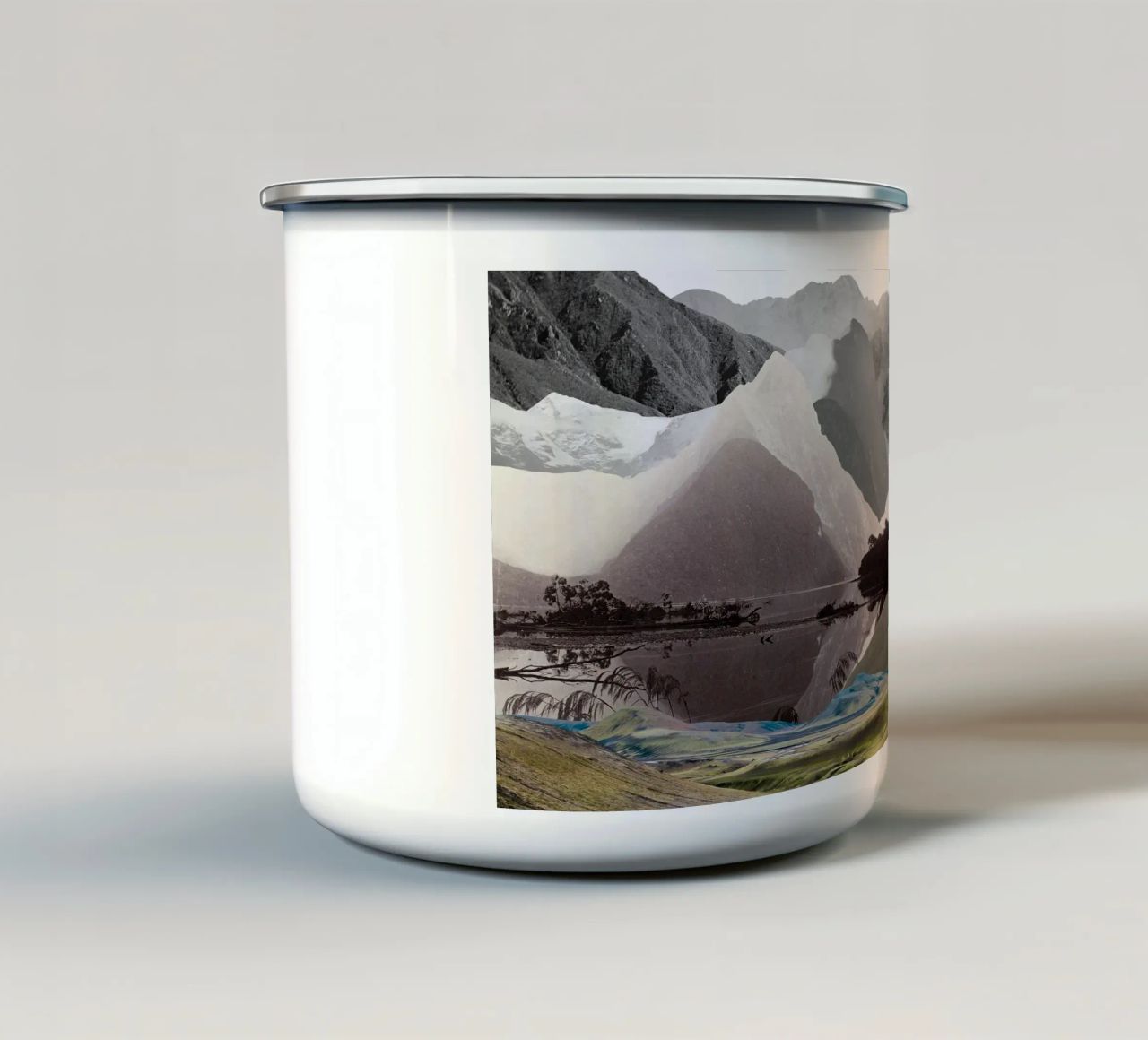 Phantom Range | Press Play Art Print Collage tazza in smalto da Press Play Art Prints