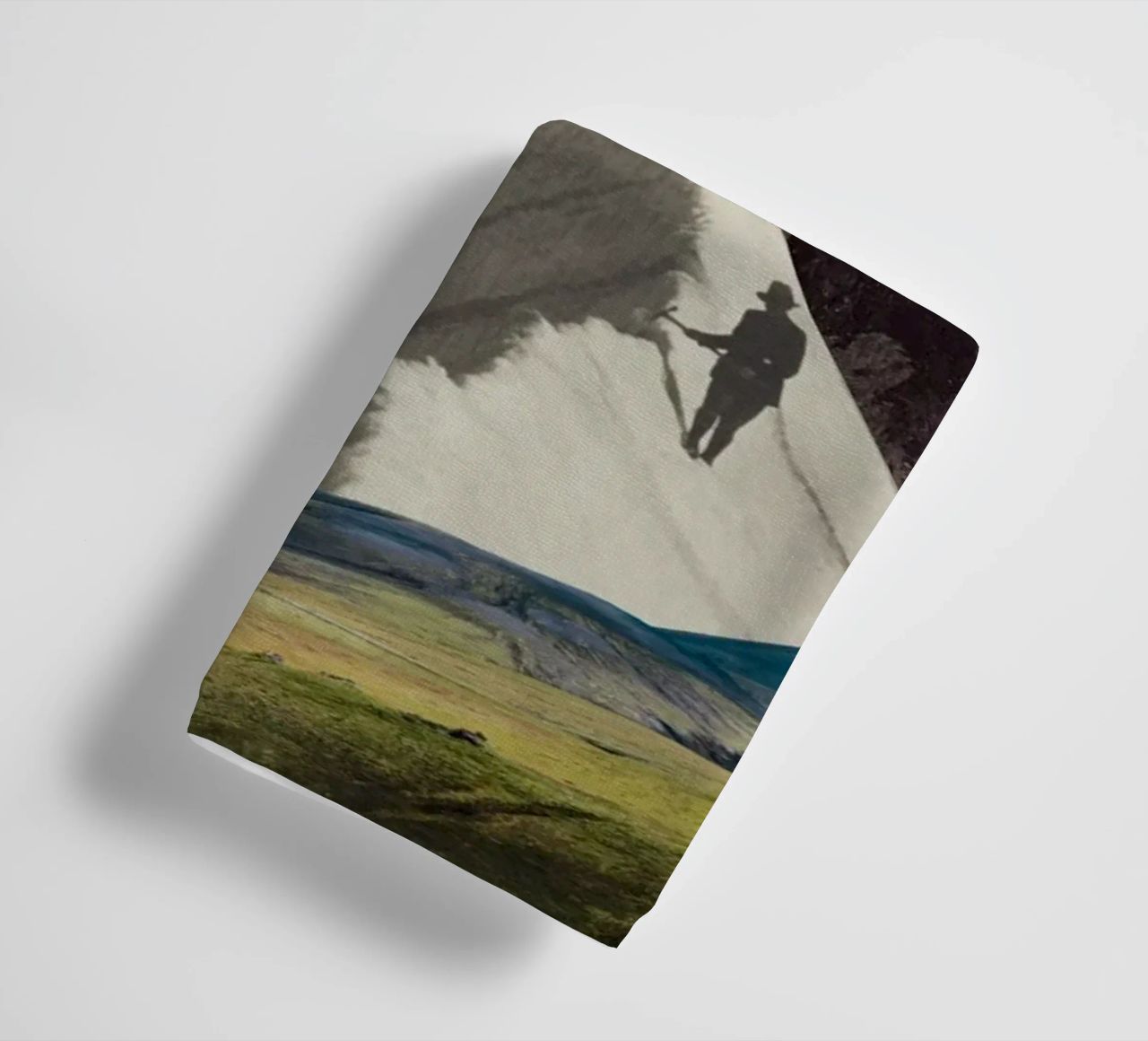 Phantom Range | Press Play Art Print Collage asciugamano da bagno da Press Play Art Prints