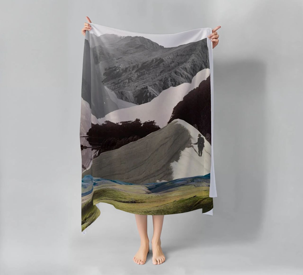 Phantom Range | Press Play Art Print Collage telo mare da Press Play Art Prints