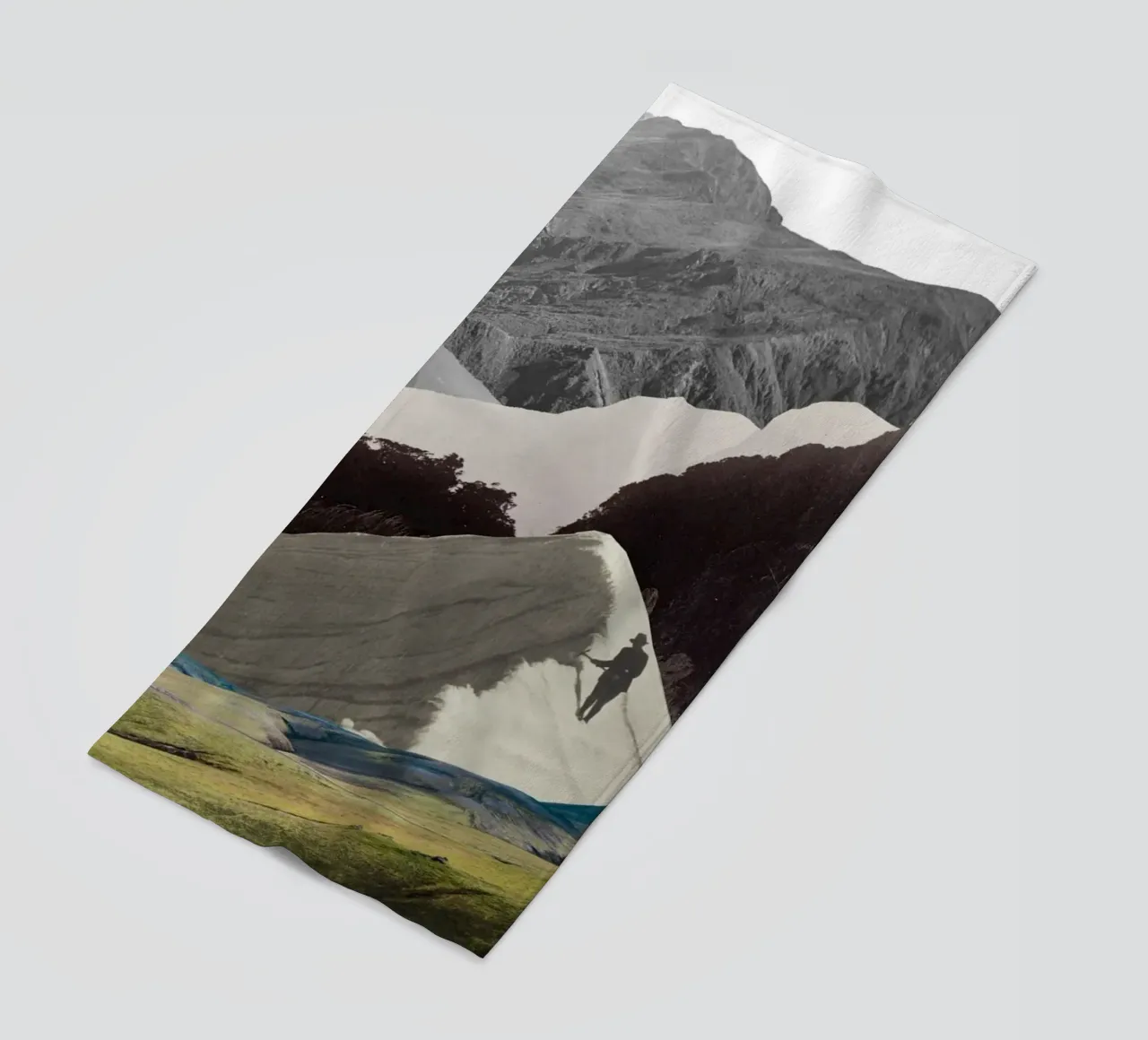 Phantom Range | Press Play Art Print Collage telo mare da Press Play Art Prints