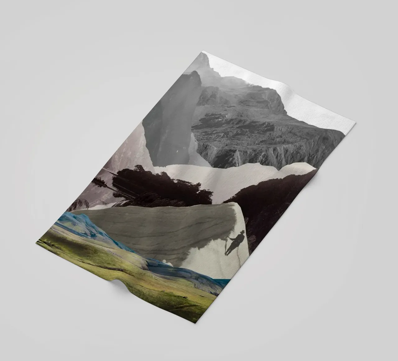 Phantom Range | Press Play Art Print Collage telo mare da Press Play Art Prints