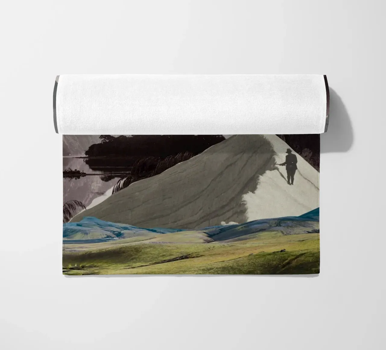 Phantom Range | Press Play Art Print Collage telo mare da Press Play Art Prints