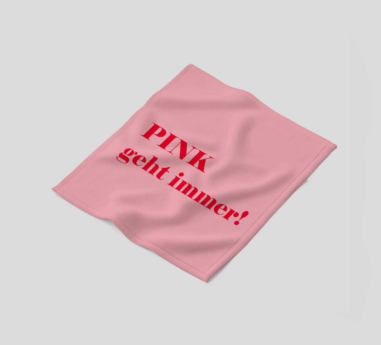 Pink always works - a cheerful statement in raspberry red for the fleece blanket by Stilrausch