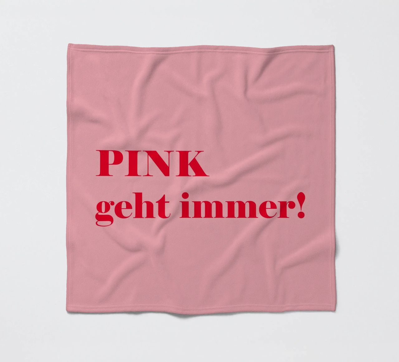 Pink always works - a cheerful statement in raspberry red for the fleece blanket by Stilrausch