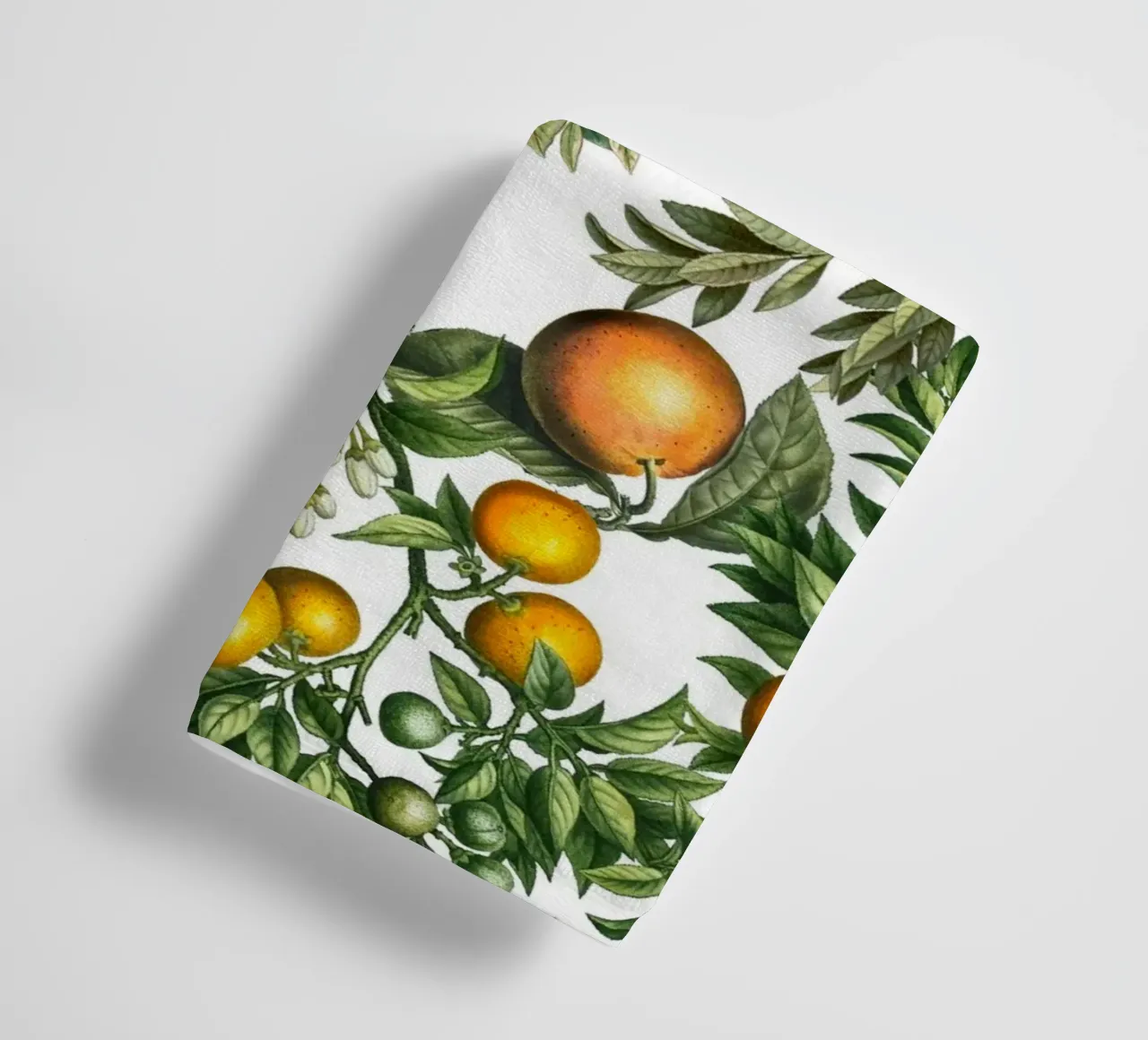 Arance su bianco Stampa botanica di agrumi freschi asciugamano da bagno da Stilrausch