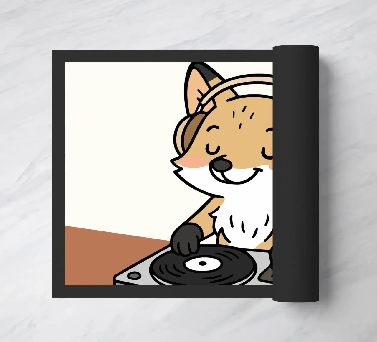 Una volpe come DJ con le cuffie sul banco di mixaggio zerbino da namosh