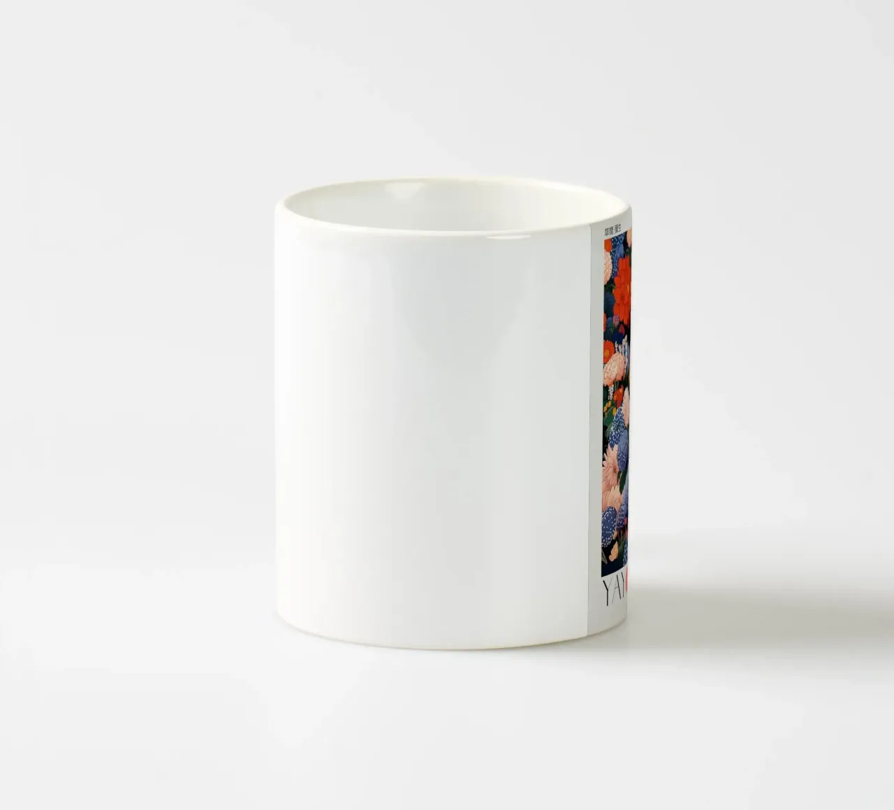 fiori a motivo floreale tazza in ceramica da Luke Yaeger