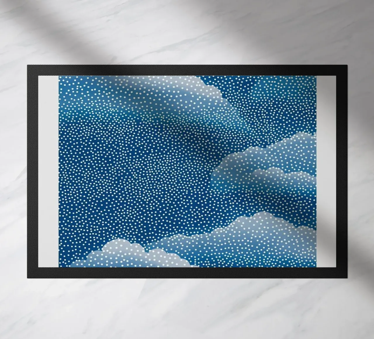 wolken stippen deurmat van Luke Yaeger