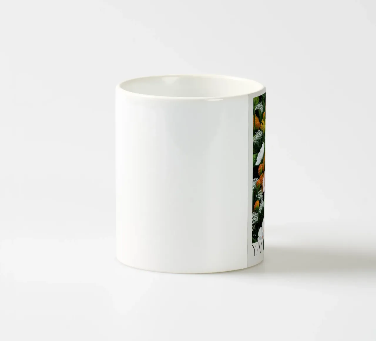 petali di fiori tazza in ceramica da Luke Yaeger