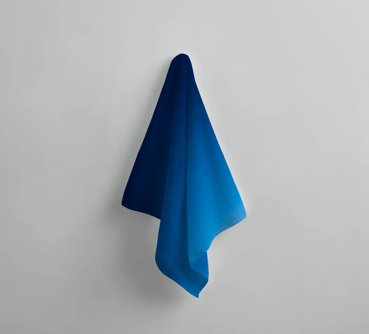 Blau towel by Flo Klein