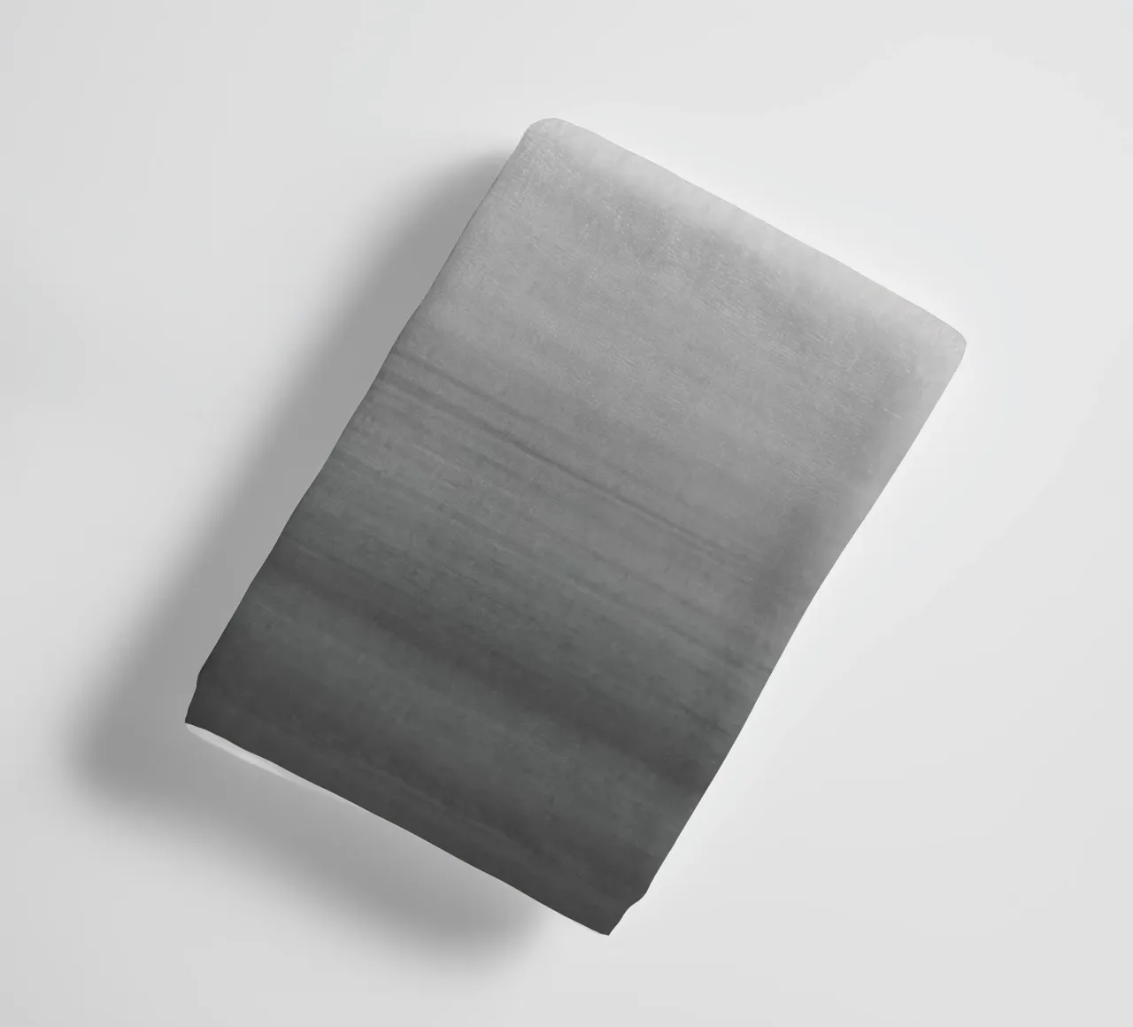 Gradiente acquerello grigio asciugamano da bagno da NouveauPrints