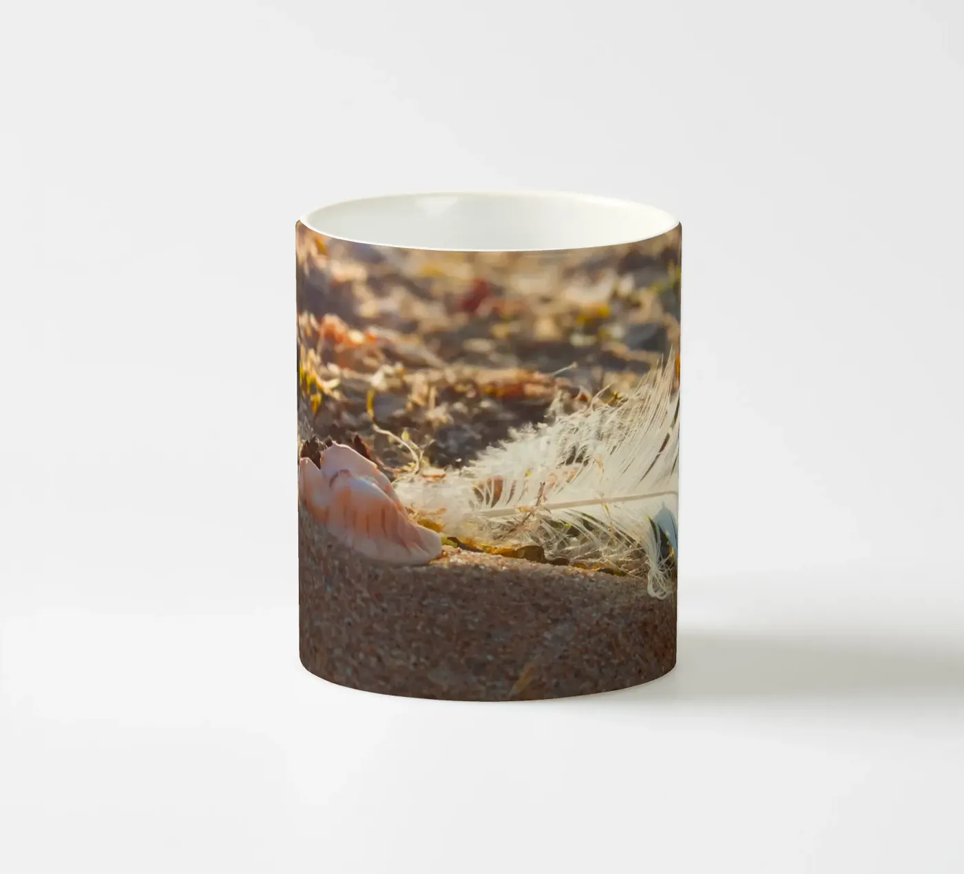 Feather with its shell ceramic mug by MiniClic