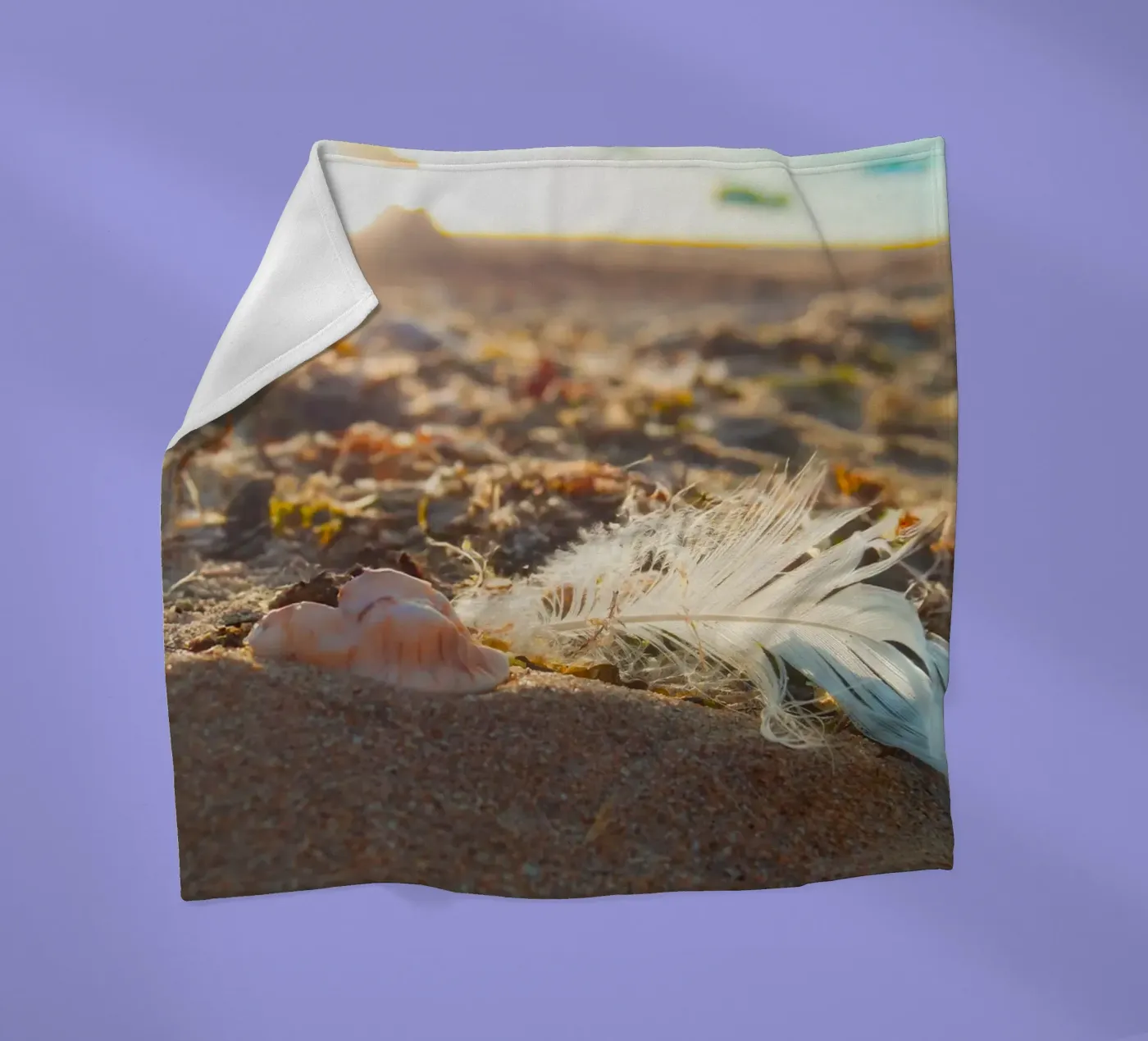 Feather with its shell fleece blanket by MiniClic