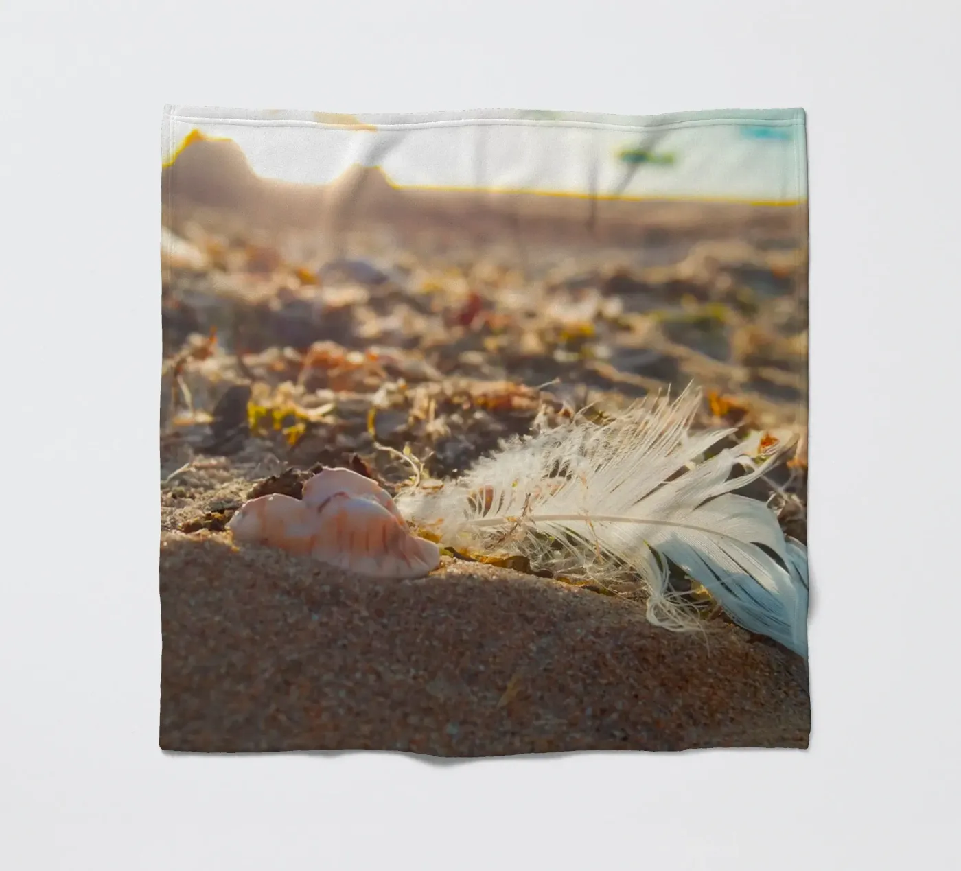 Feather with its shell fleece blanket by MiniClic