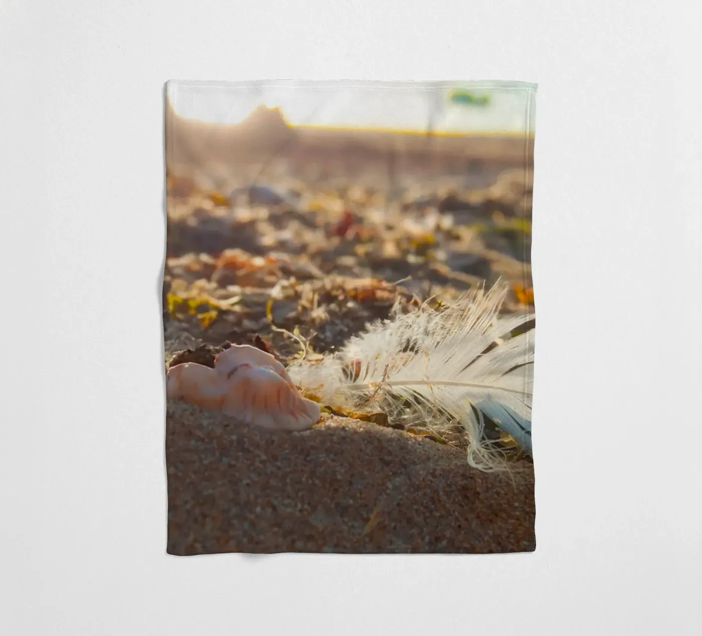 Feather with its shell fleece blanket by MiniClic
