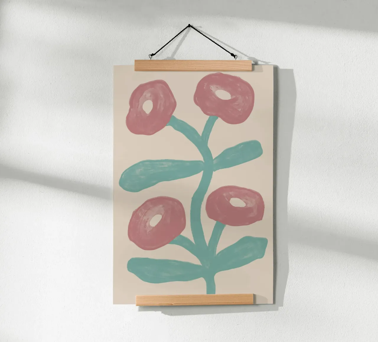 Fiori astratti rosa e verdi su sfondo beige poster con telaio in legno da Melloi Art Print