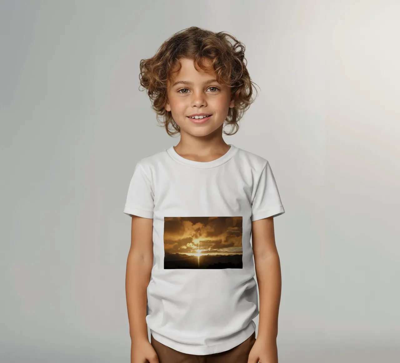 nuvole al tramonto t-shirt bambini da Earthly Visions
