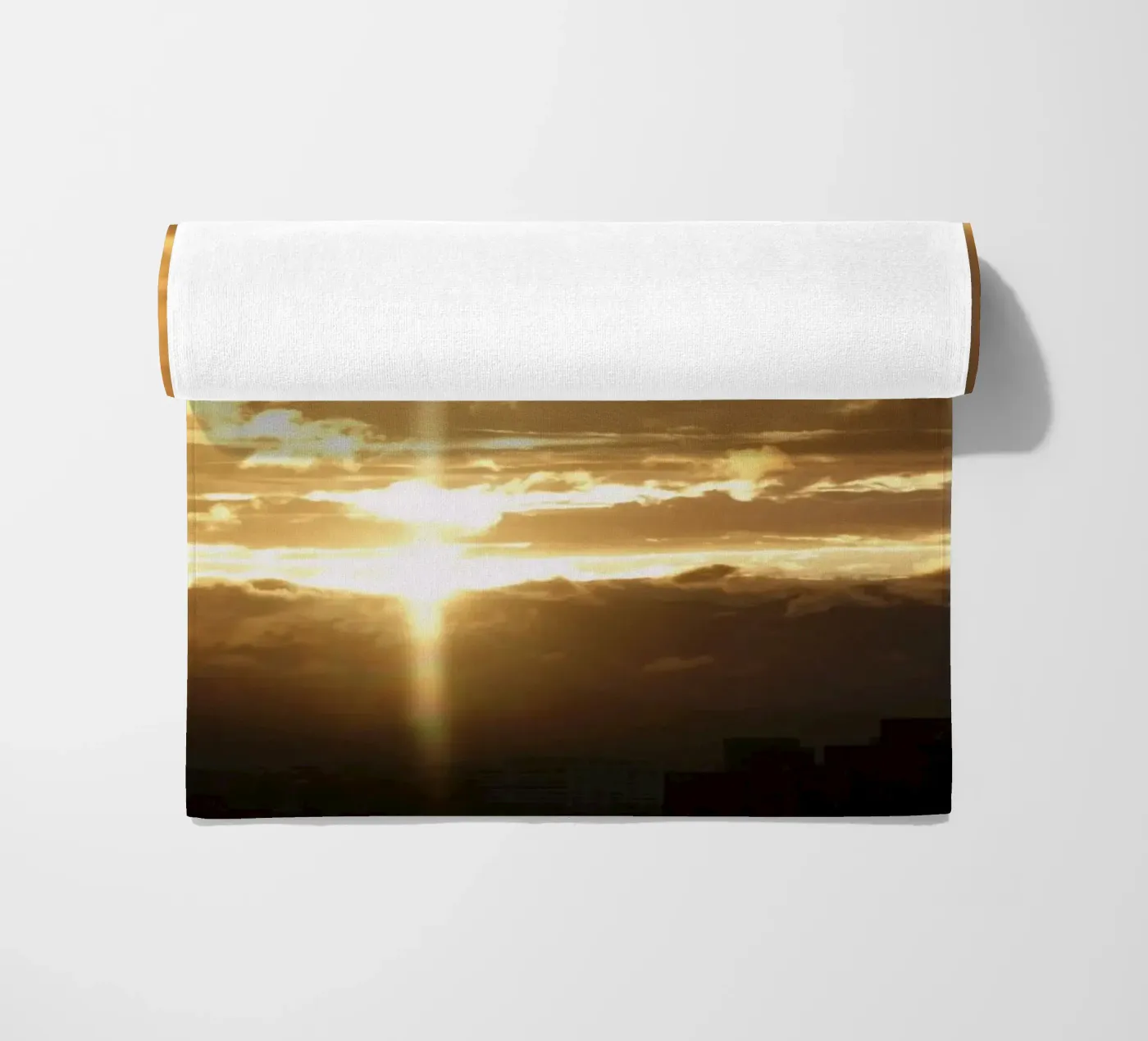 nuvole al tramonto telo mare da Earthly Visions