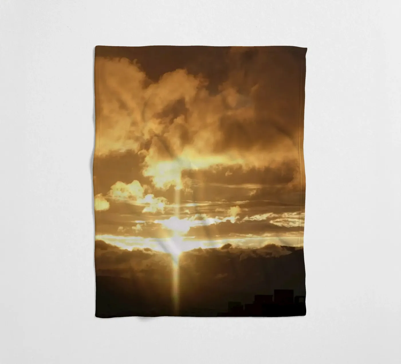 sunset clouds Fleecedecke von Earthly Visions