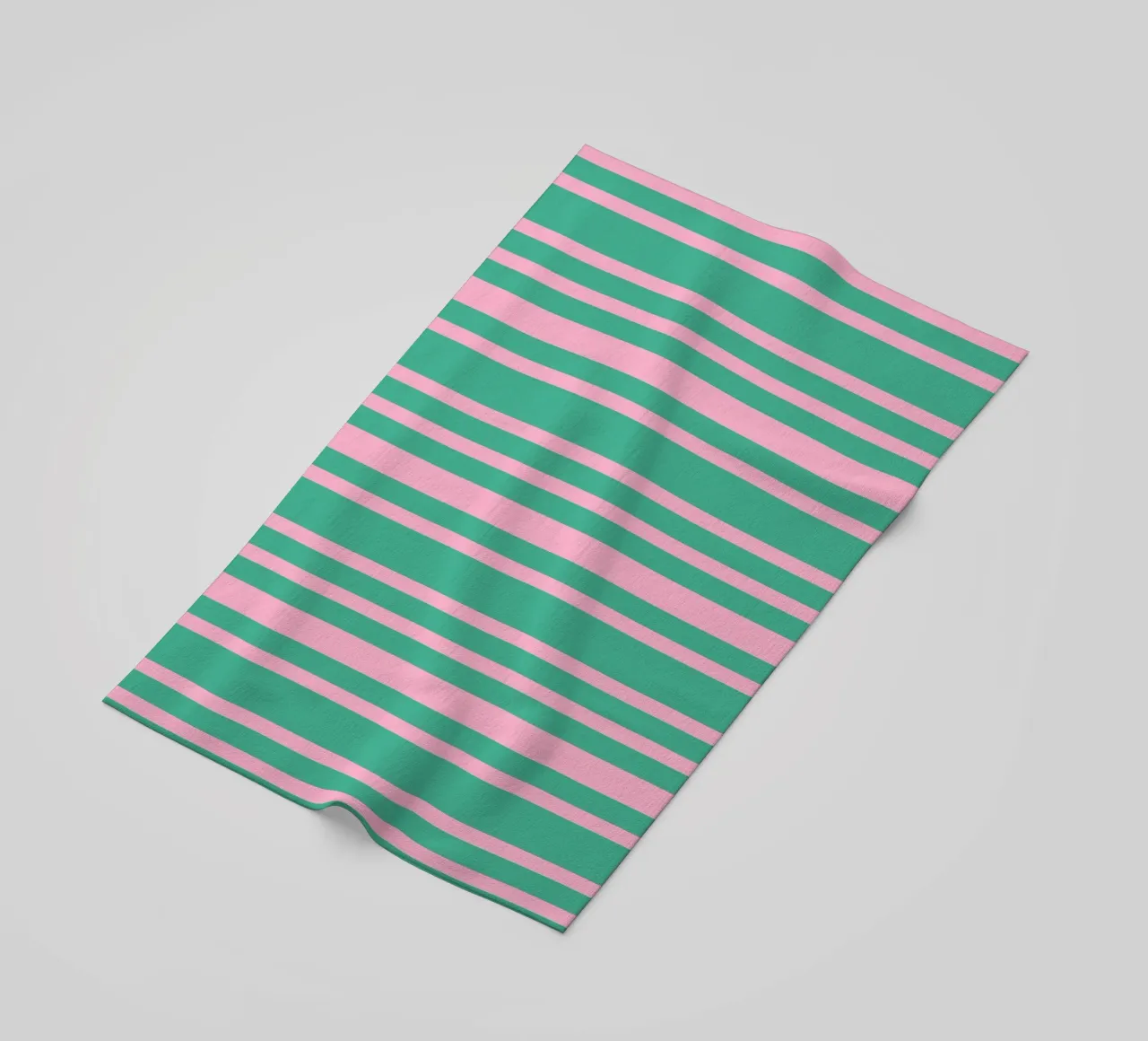 Divertente codice a barre a strisce verde e rosa telo mare da SilverPegasus