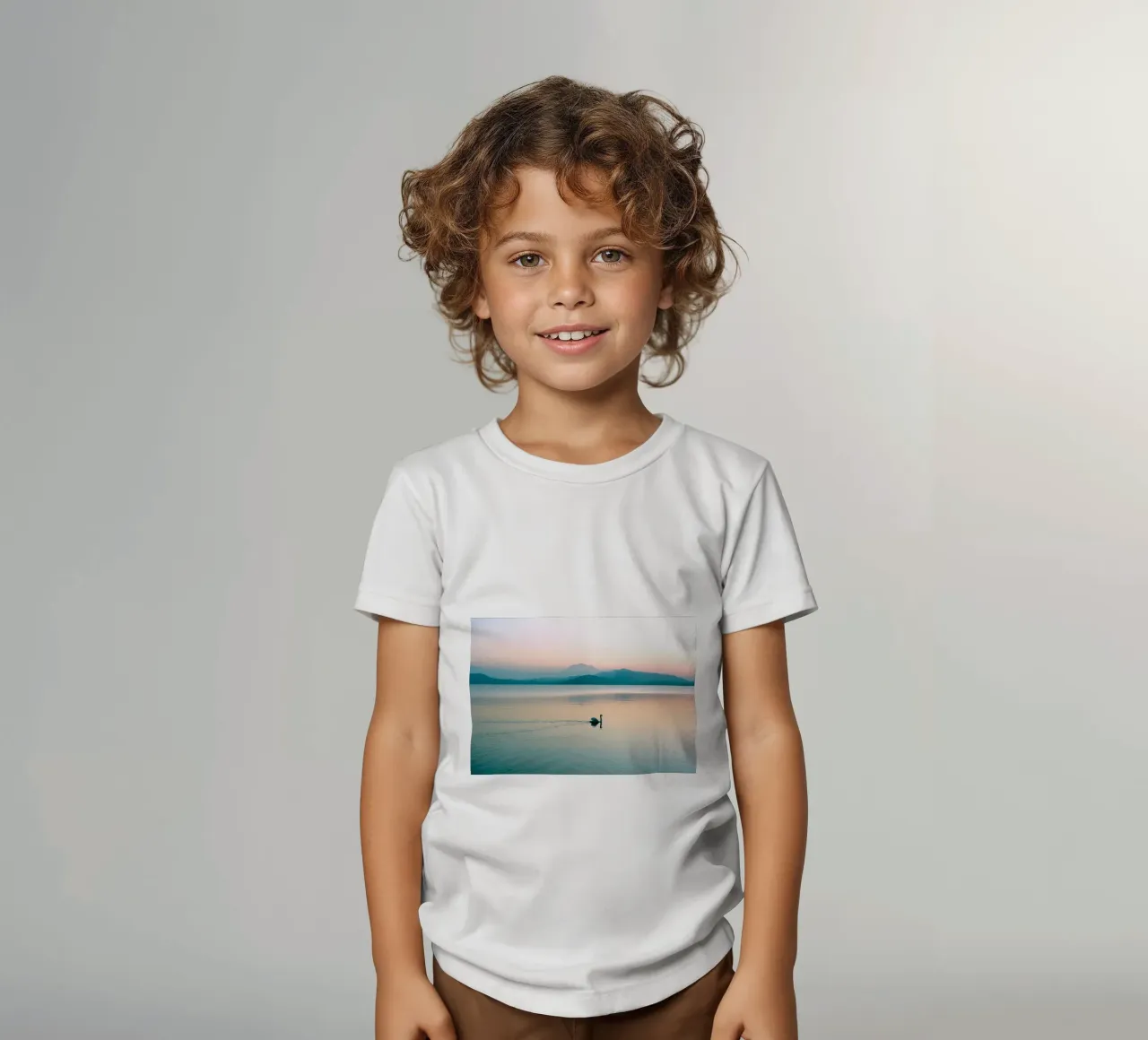 lago dei cigni t-shirt bambini da Earthly Visions