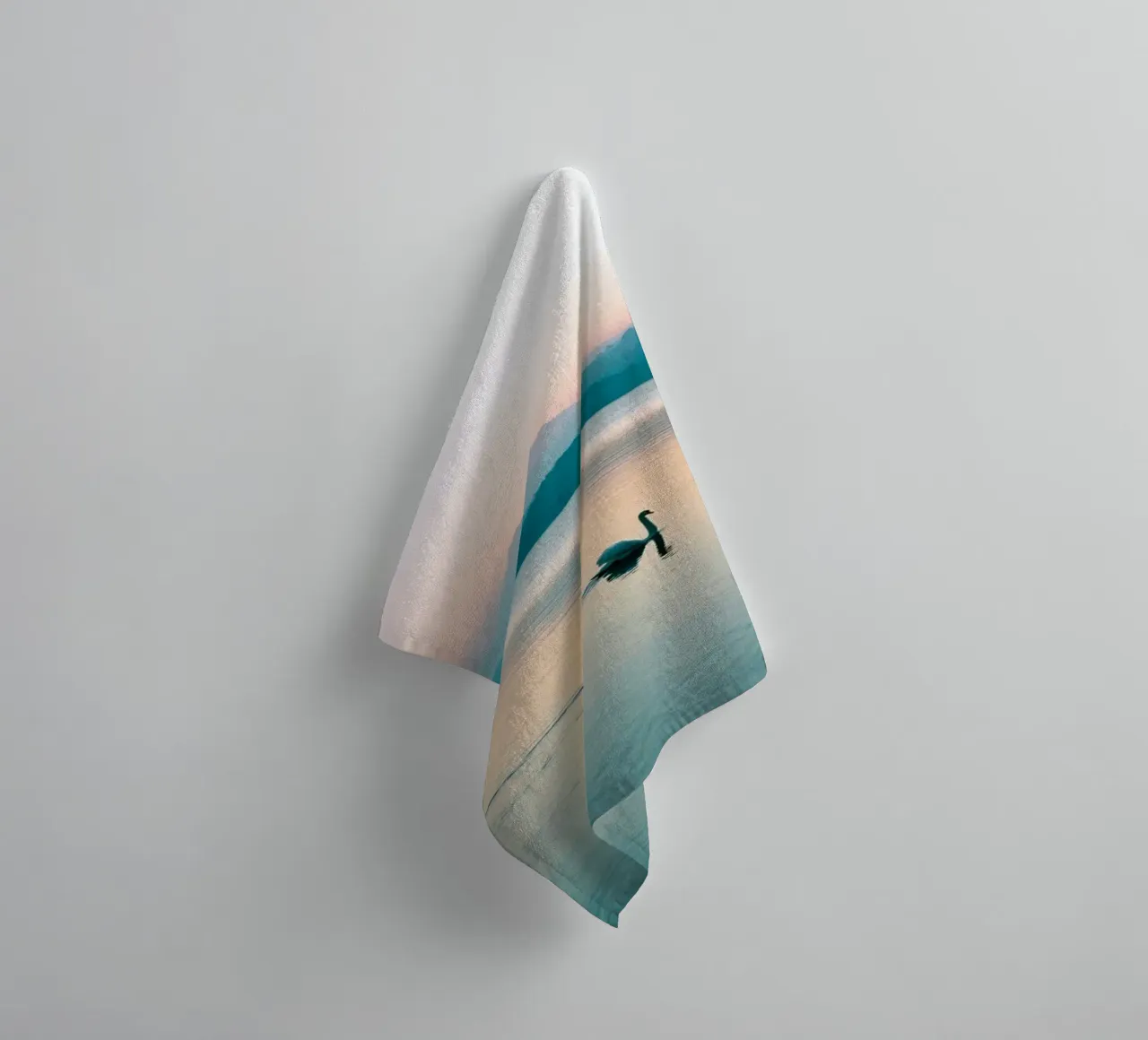 zwanenmeer badhanddoek van Earthly Visions