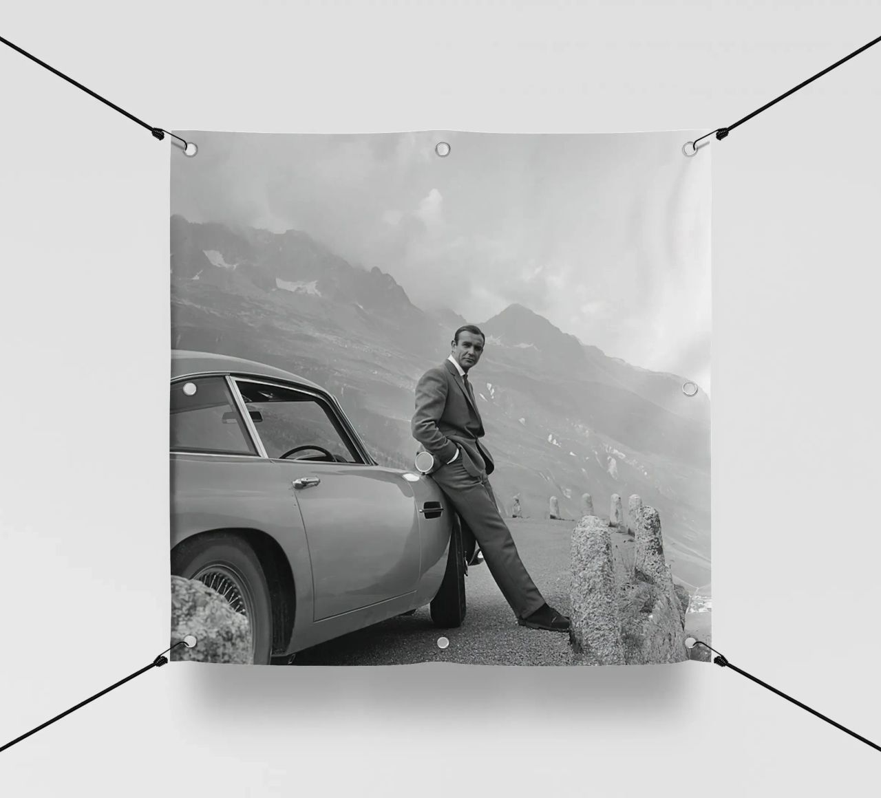 Sean Connery con l'Aston Martin DB5 1964 telo in pvc da maria Shop
