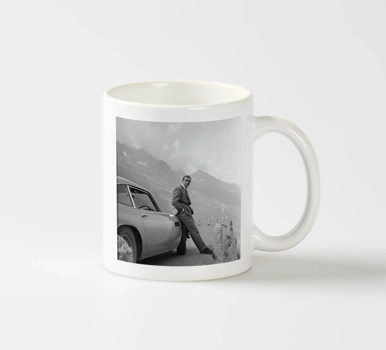 Sean Connery con l'Aston Martin DB5 1964 tazza in ceramica da maria Shop