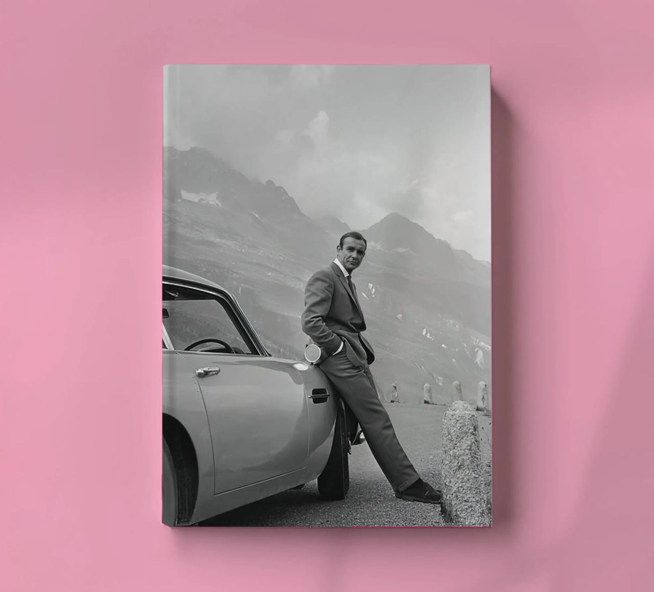 Sean Connery con l'Aston Martin DB5 1964 diario da maria Shop