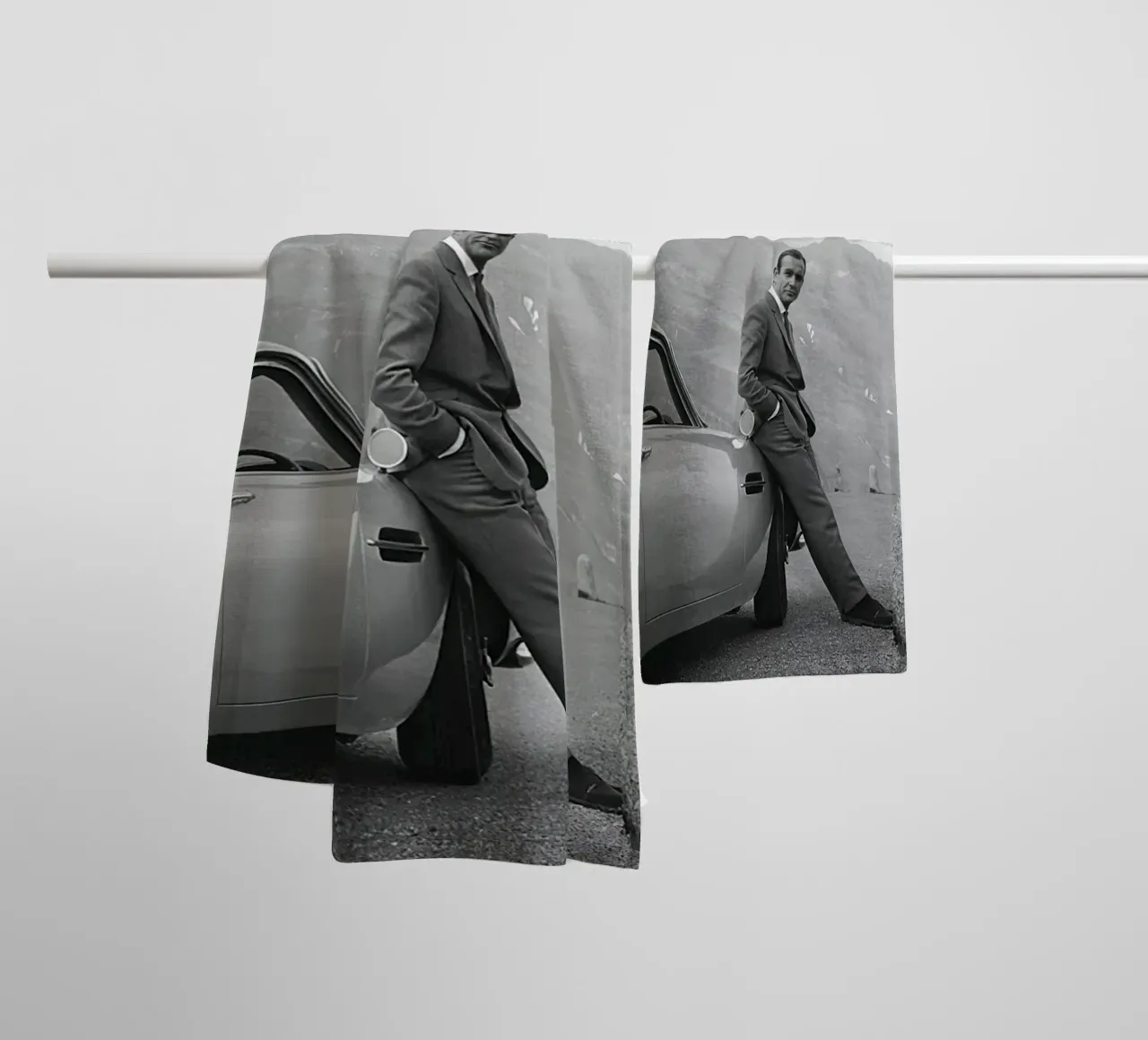 Sean Connery avec l'Aston Martin DB5 1964 serviette de bain de maria Shop