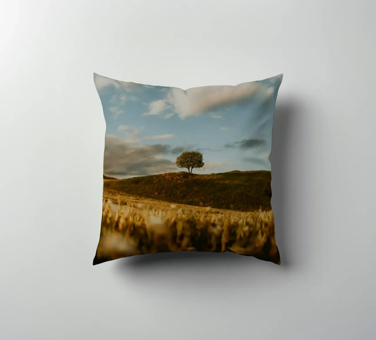 albero erba cuscino da Earthly Visions