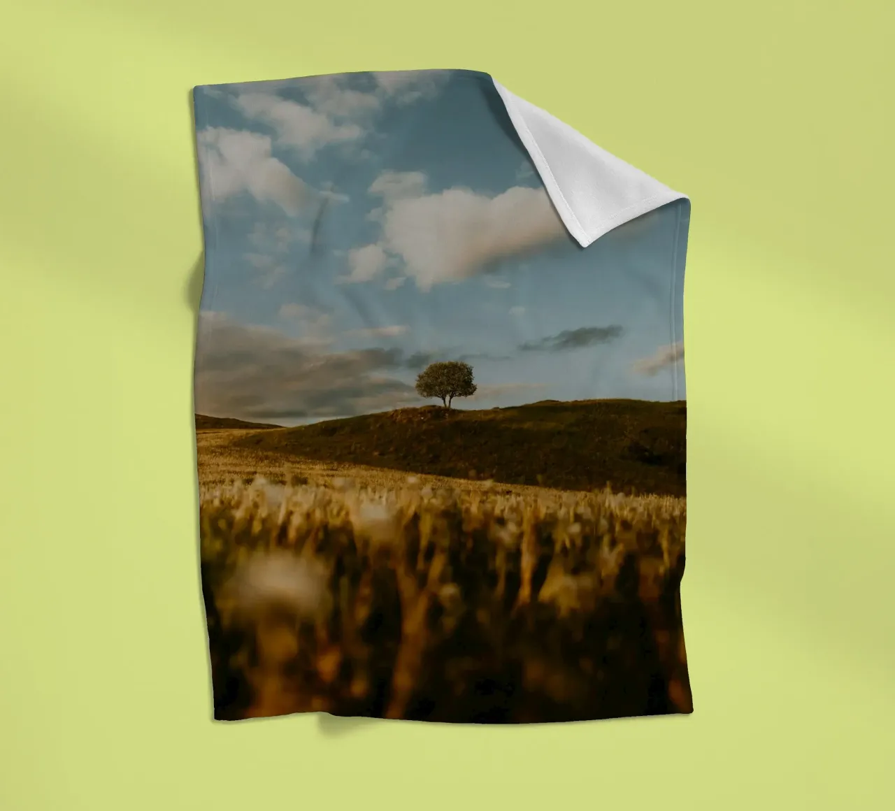 tree grass Fleecedecke von Earthly Visions