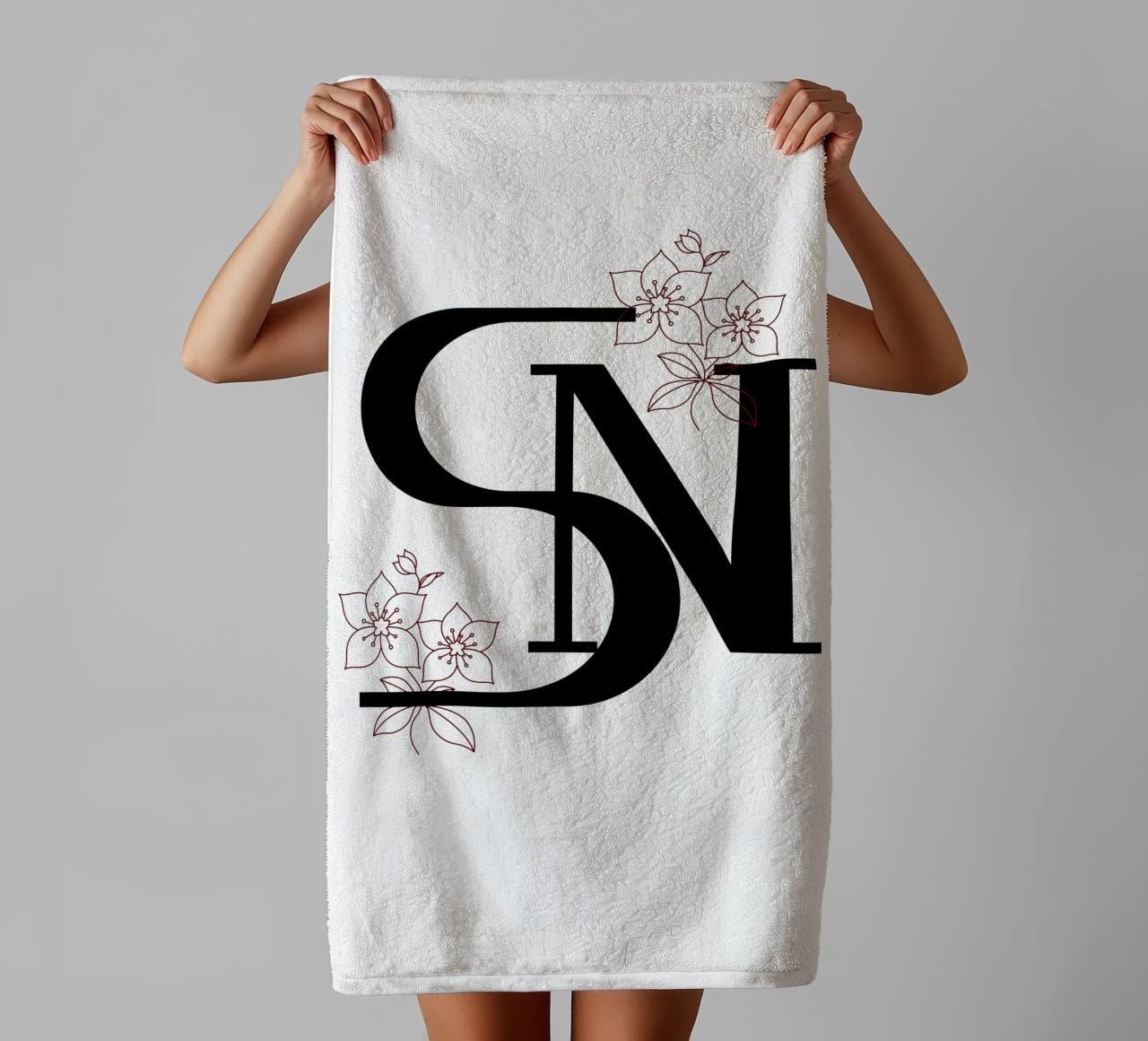 SN Monogramma con fiori - Nero - T-Shirt & Accessori asciugamano da bagno da nsbdesign