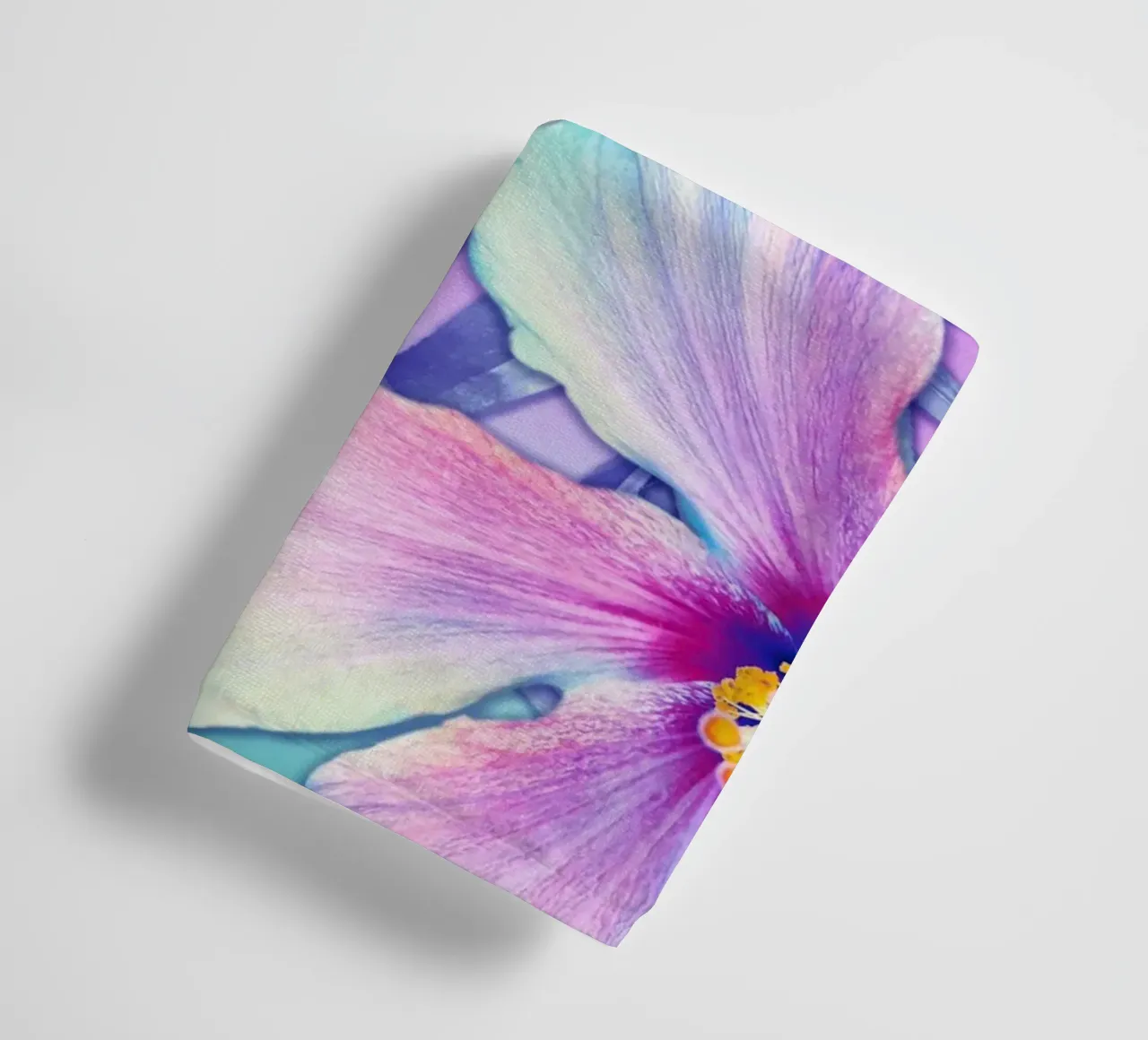 Ibisco Lavanda tropicale asciugamano da bagno da Nina May Design Studio