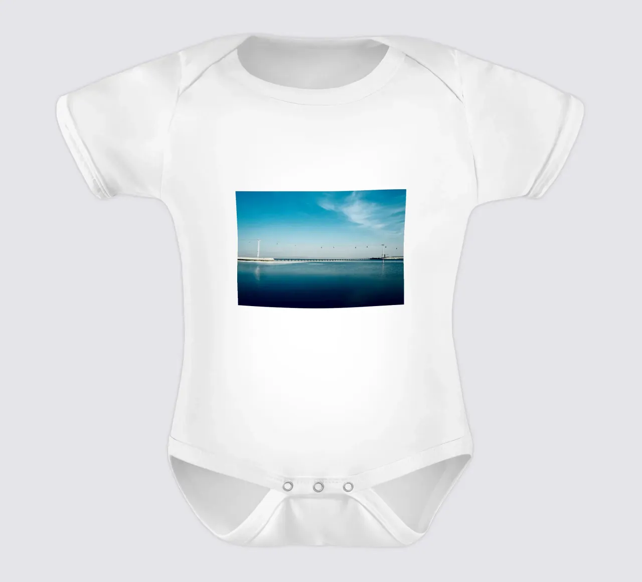 Funivie sopra l'Oceano Blu body neonato maniche corte da KISSA STUDIO