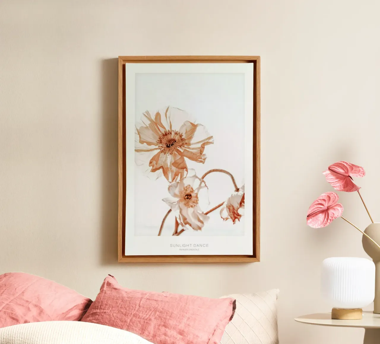 Sunlight Dance Papaver - Mohnblumen im Sonnenlicht tela con Cornice a cassetta da Monika Strigel