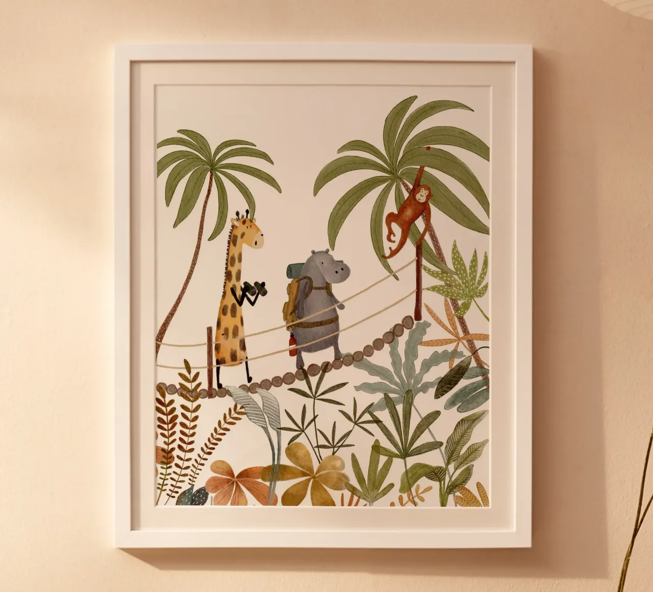 Trekking dans les arbres - Animaux de la jungle sur un pont d'aventure poster avec cadre en plastique de Urchin Bay Art