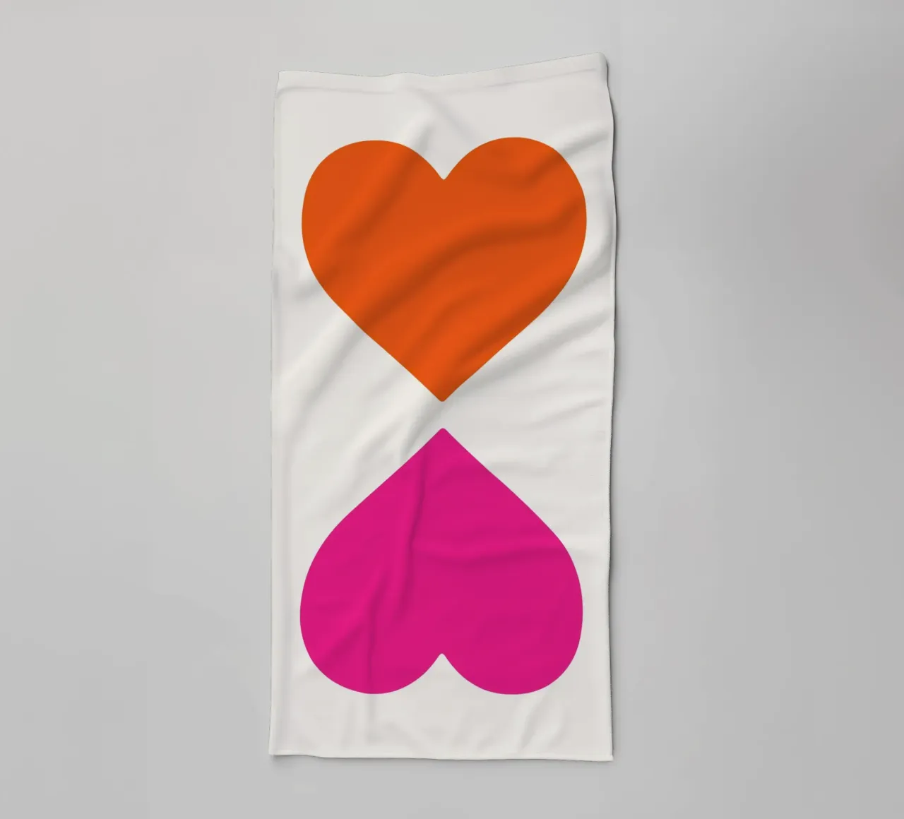 Due cuori asciugamano da bagno da Rose Beck Art