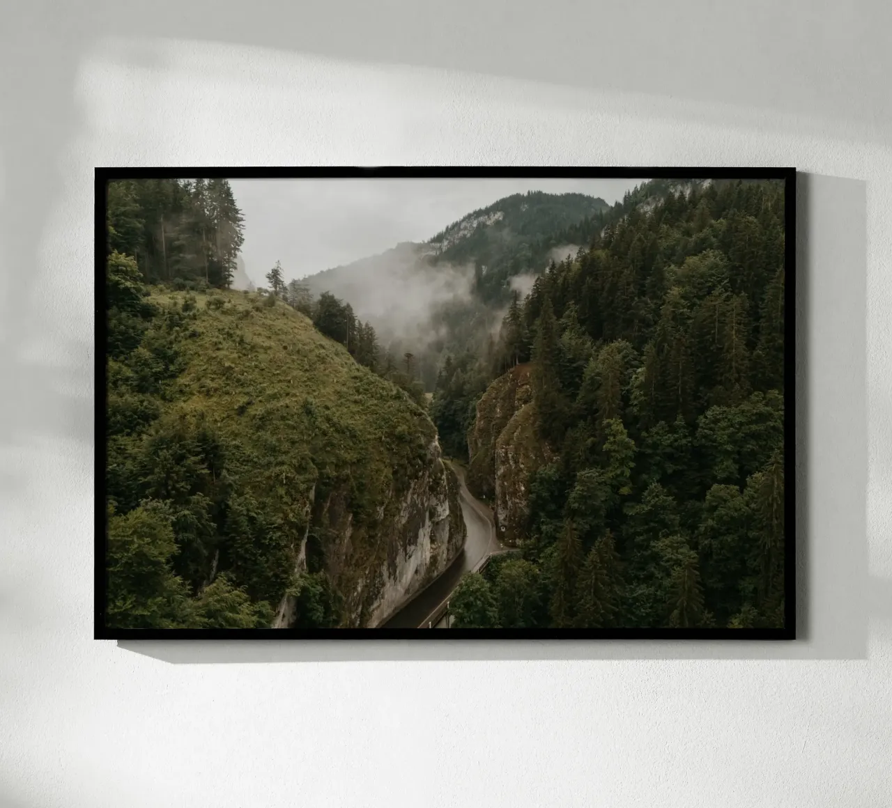 Above the Cliff Road poster met houten frame van Lena Stamm