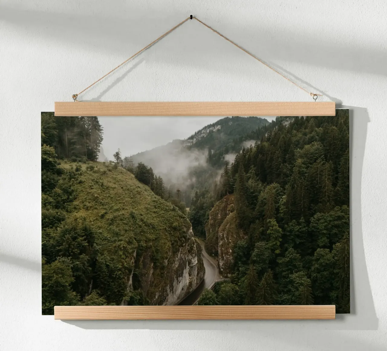 Above the Cliff Road poster met houten frame van Lena Stamm