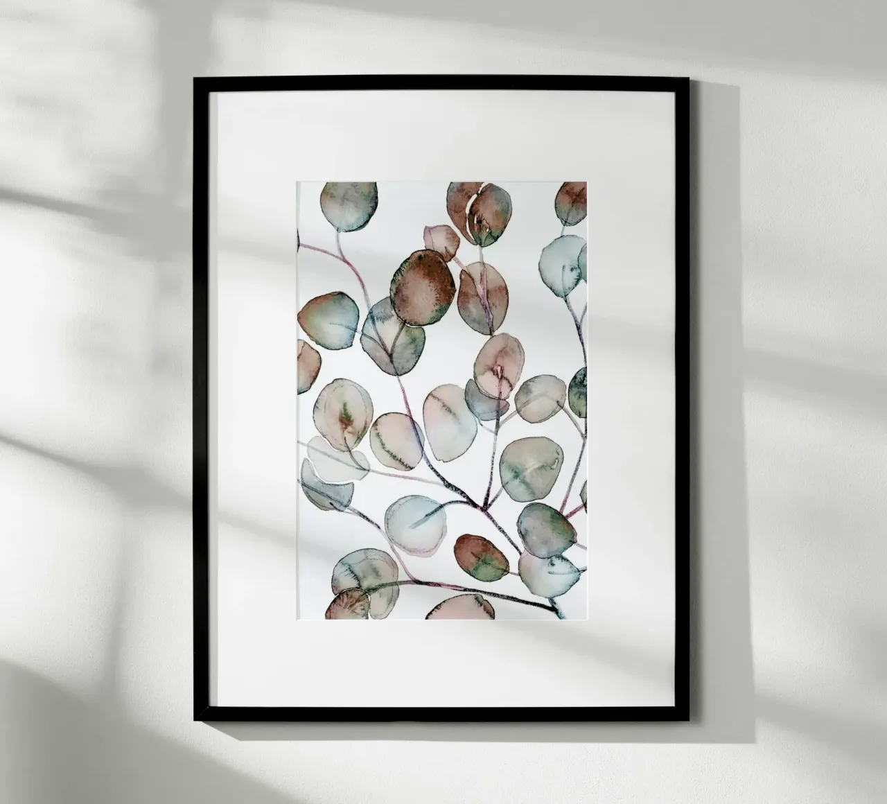 Eucalyptus Watercolor 2 - Eukalyptusblätter Illustration poster con telaio in legno da Monika Strigel