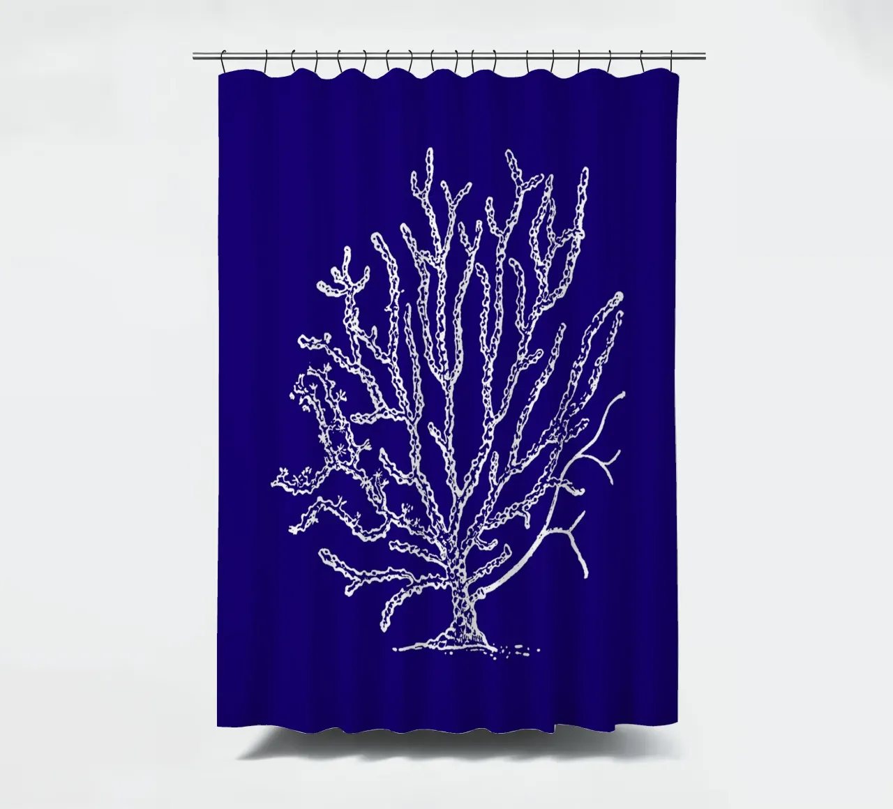 Komplizierte weiße Korallenriff Kunst - Tiefblauer Ozean Druck Duschvorhang von ClubArt