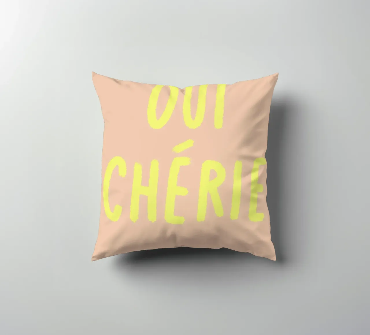 Oui chérie. cuscino da FRICKE DESIGN