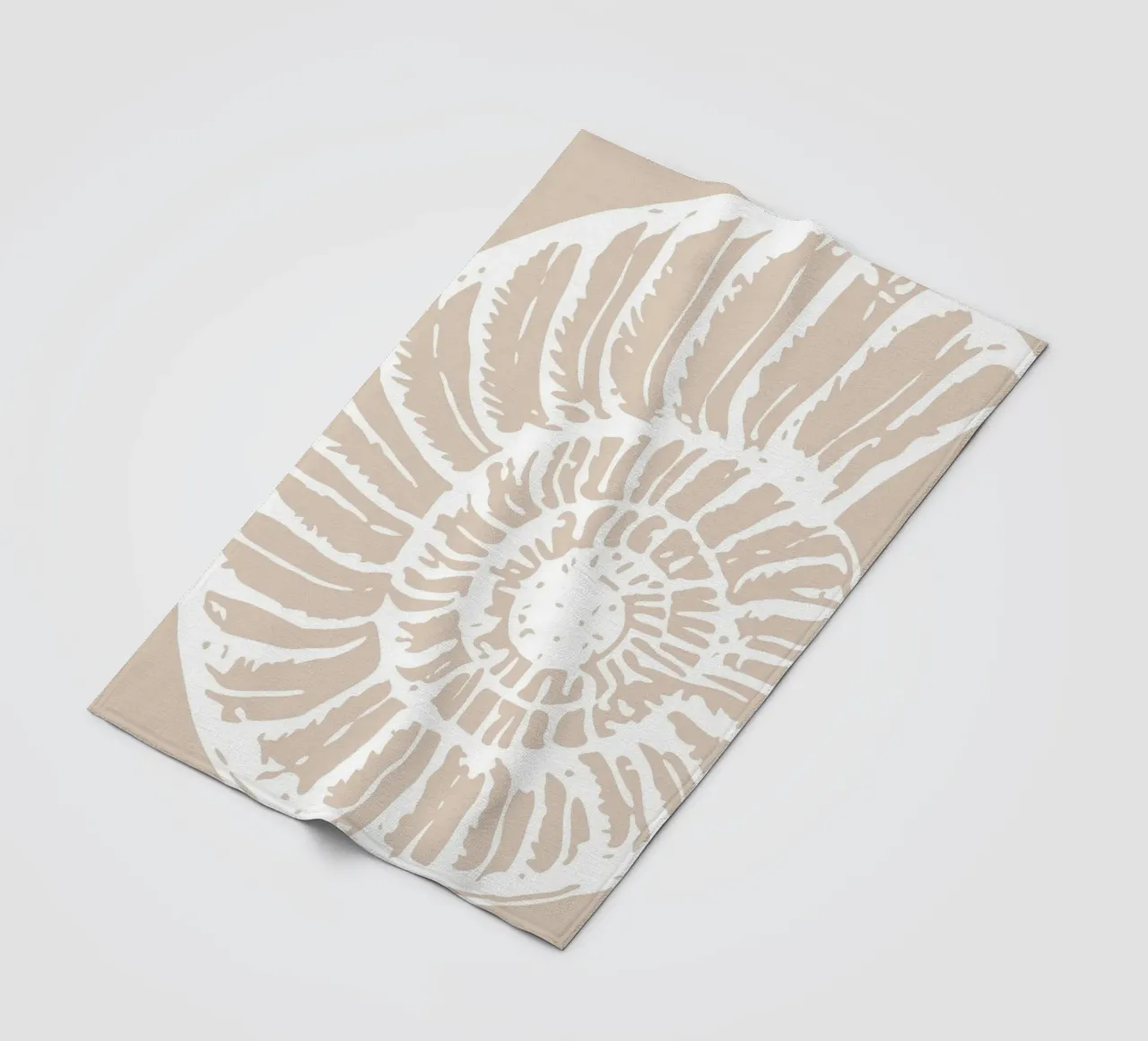 Nautilus Muschel Beige Druck - Minimalistische Ozean Kunst Fleecedecke von ClubArt