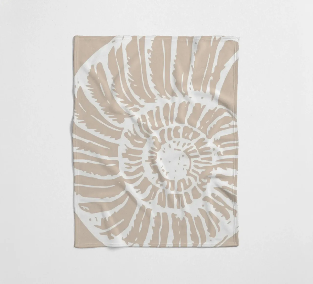 Nautilus Muschel Beige Druck - Minimalistische Ozean Kunst Fleecedecke von ClubArt
