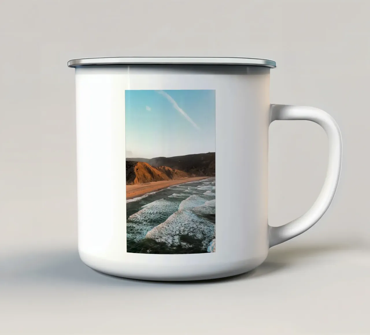 Algarve Coastline – I tazza in smalto da Thilo Grøsch