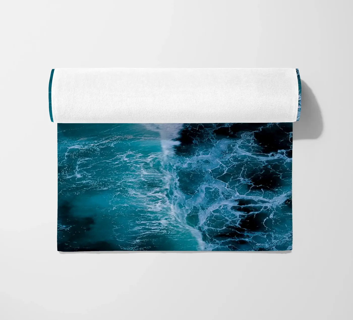 Waves Strandtuch von Thilo Grøsch