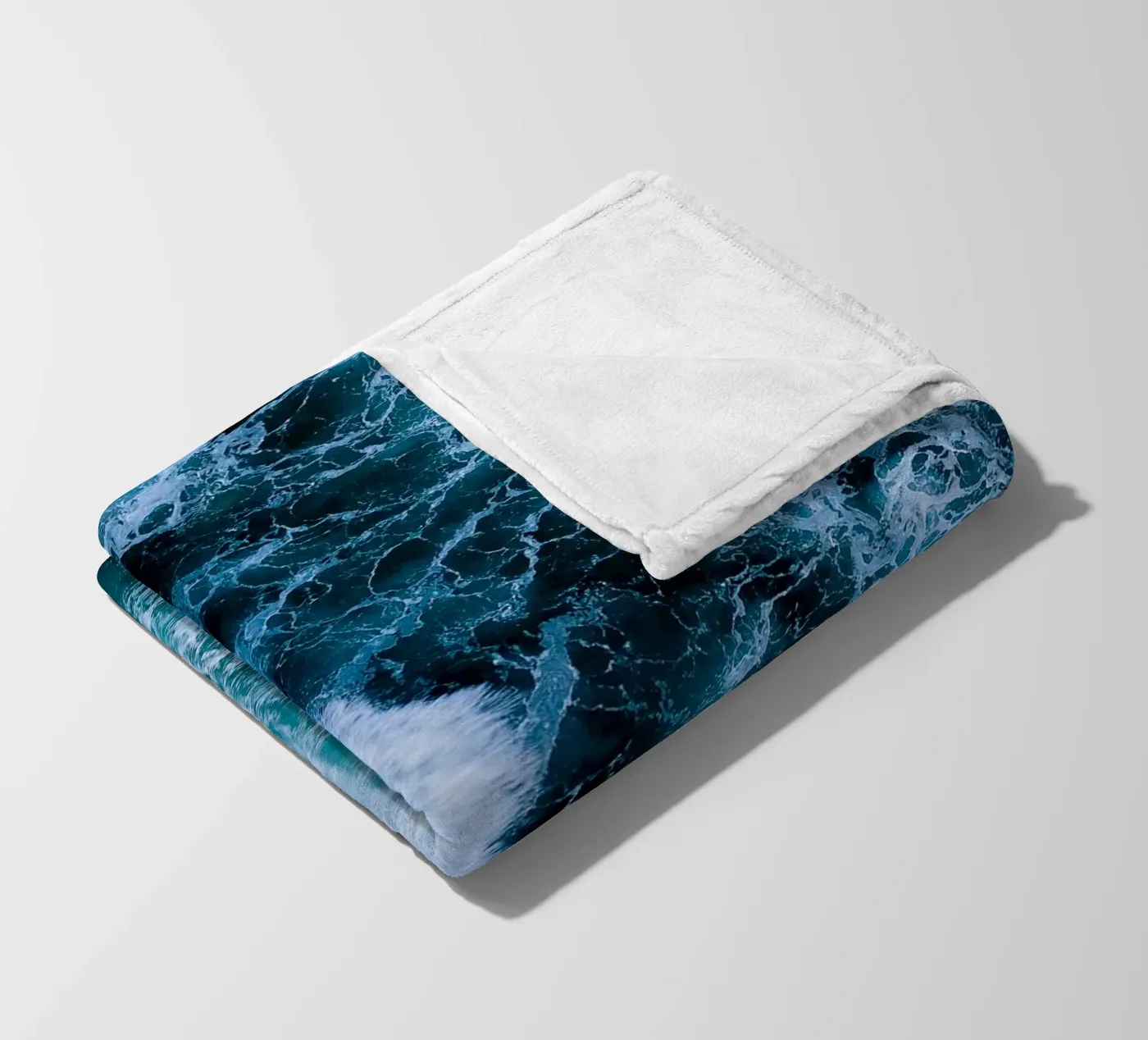 Waves fleece blanket by Thilo Grøsch