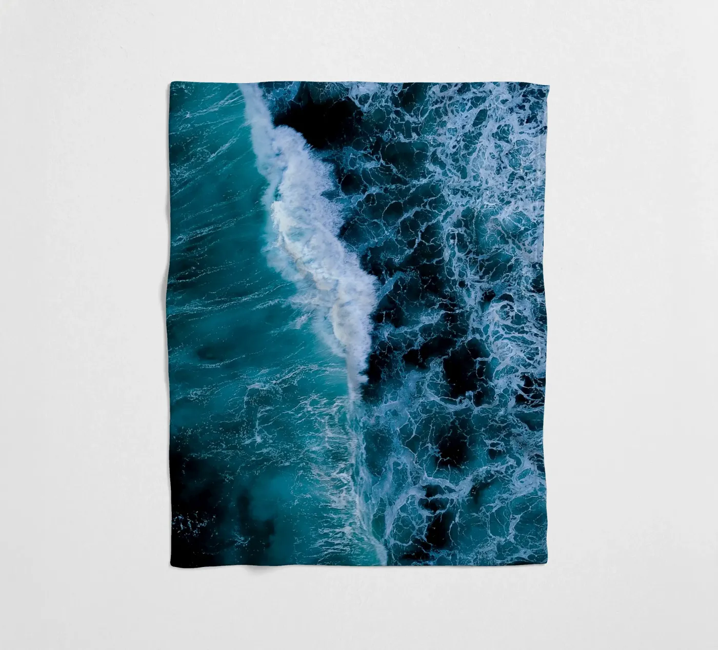 Waves fleece blanket by Thilo Grøsch