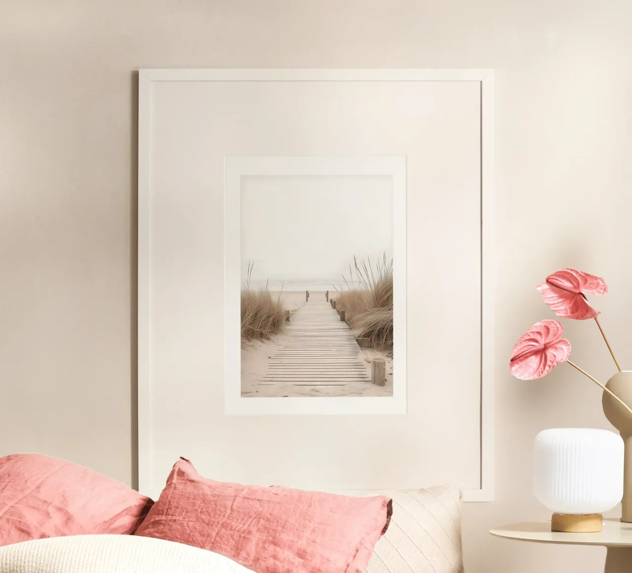 Serene Beach Boardwalk Print - Minimalist Coastal Path (Chemin côtier minimaliste) hahnemühle de ClubArt
